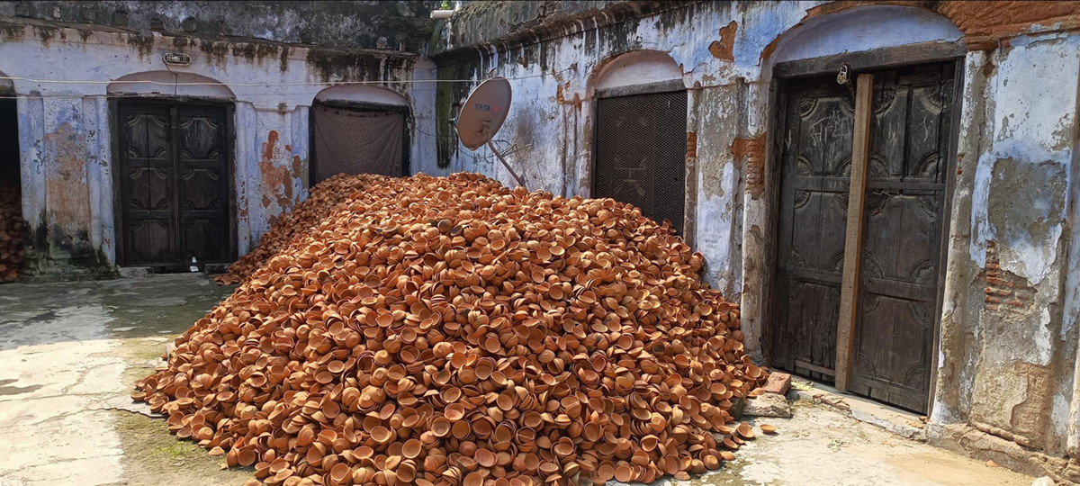 Earthen lamps being stocked up for Deepotsav 2022.Volunteers from Uttar Pradesh’s Avadh University are trying to break the previous record of lighting the most diyas (earthen lamps) on Diwali in Ayodhya by lighting over 16 lakh lamps at the Ram ki Paidi ghats in Ayodhya. This year’s Diwali in Ayodhya promises to be the grandest as it is the first ‘Deepotsav’ (festival of lamps) of the second term of Chief Minister Yogi Adityanath. Prime Minister Narendra Modi will be present at the event.