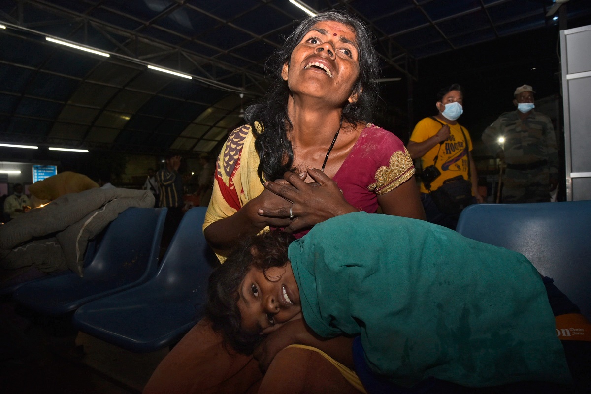 Tractor trailer carrying Hindu devotees crashes, killing dozensThe trailer was carrying about 40 people, mostly women and children, in the city of Kanpur in Utter Pradesh province.